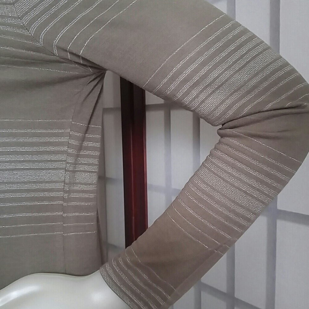 Sweater - Picture 6 of 8